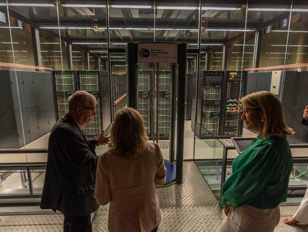 La ministra Nadia Calviño visita el Barcelona Supercomputing Center