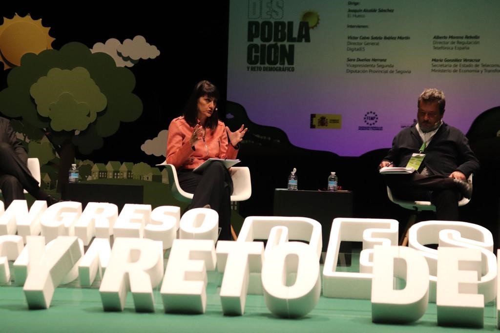 Foto ​La secretaria de Estado de Telecomunicaciones e Infraestructuras Digitales participa en la mesa redonda ‘Retos inmediatos: digitalización y conectividad universal’